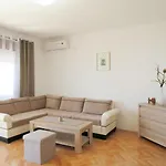 Luka-1 By Interhome Апартаменты